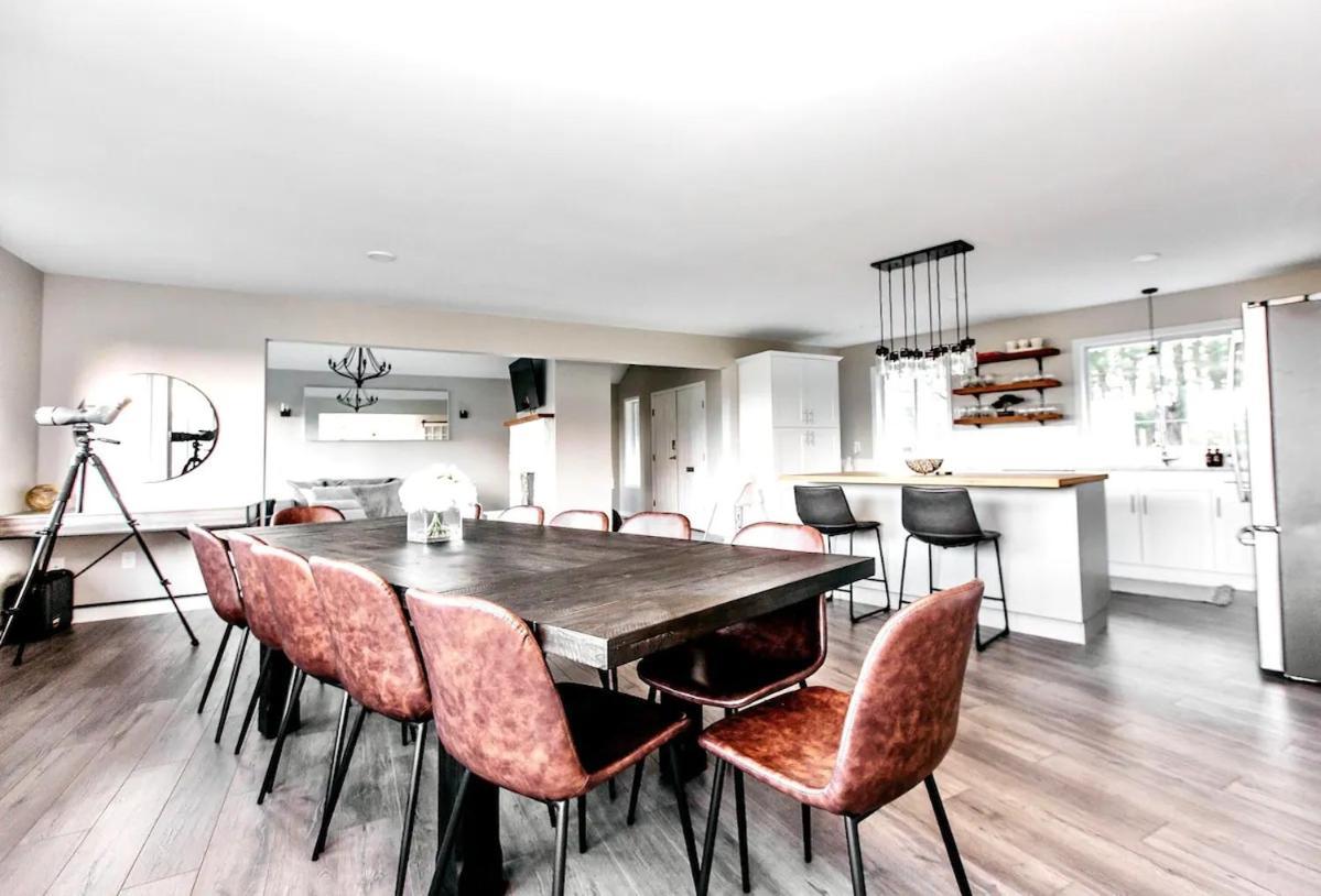 Stunning Home With Amazing Views Near The City Victoria Exterior foto